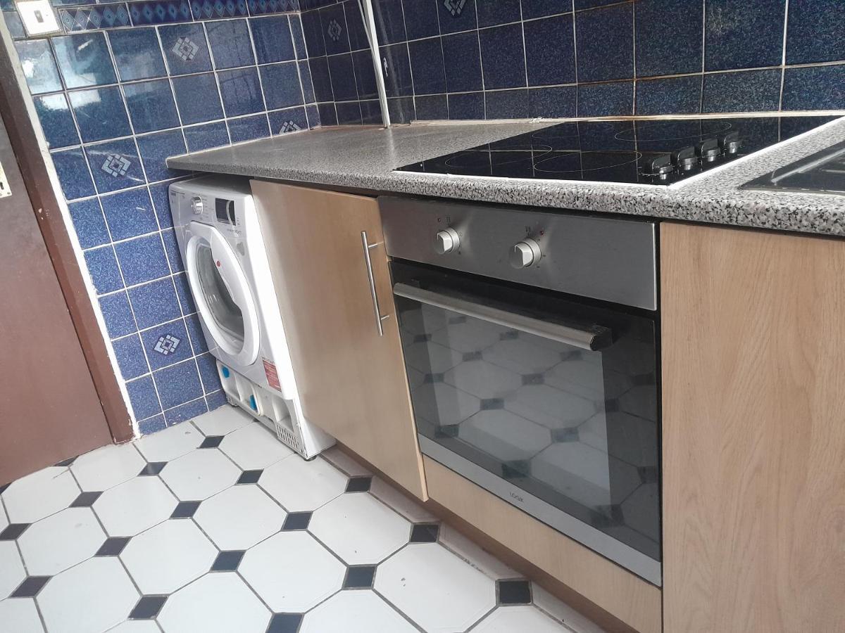 شقة Lovely 1-Bed Studio In لندن المظهر الخارجي الصورة
