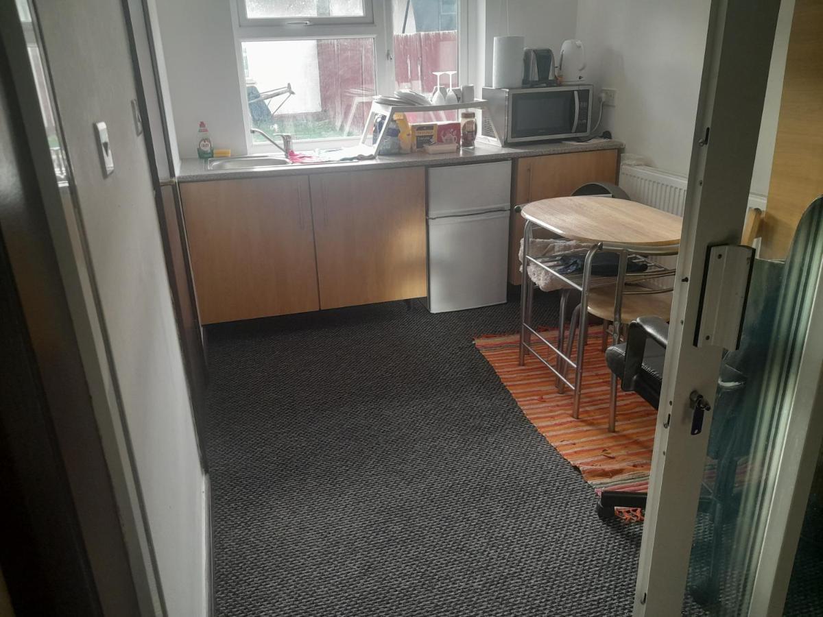 شقة Lovely 1-Bed Studio In لندن المظهر الخارجي الصورة